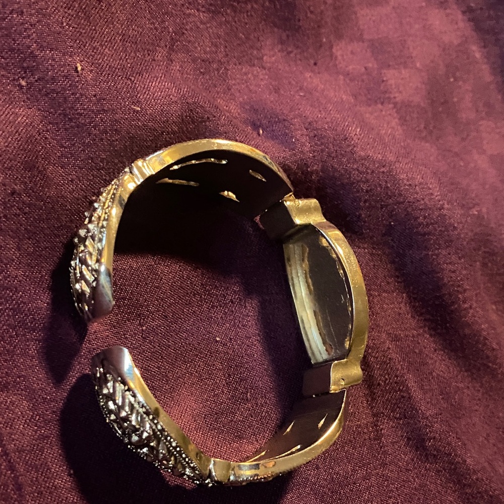 Ornate Silver Women's Brooch - Picture 5 of 6